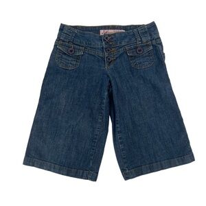 l.e.i. Women's Ashley Trouble Bermuda Jean Shorts Size 3